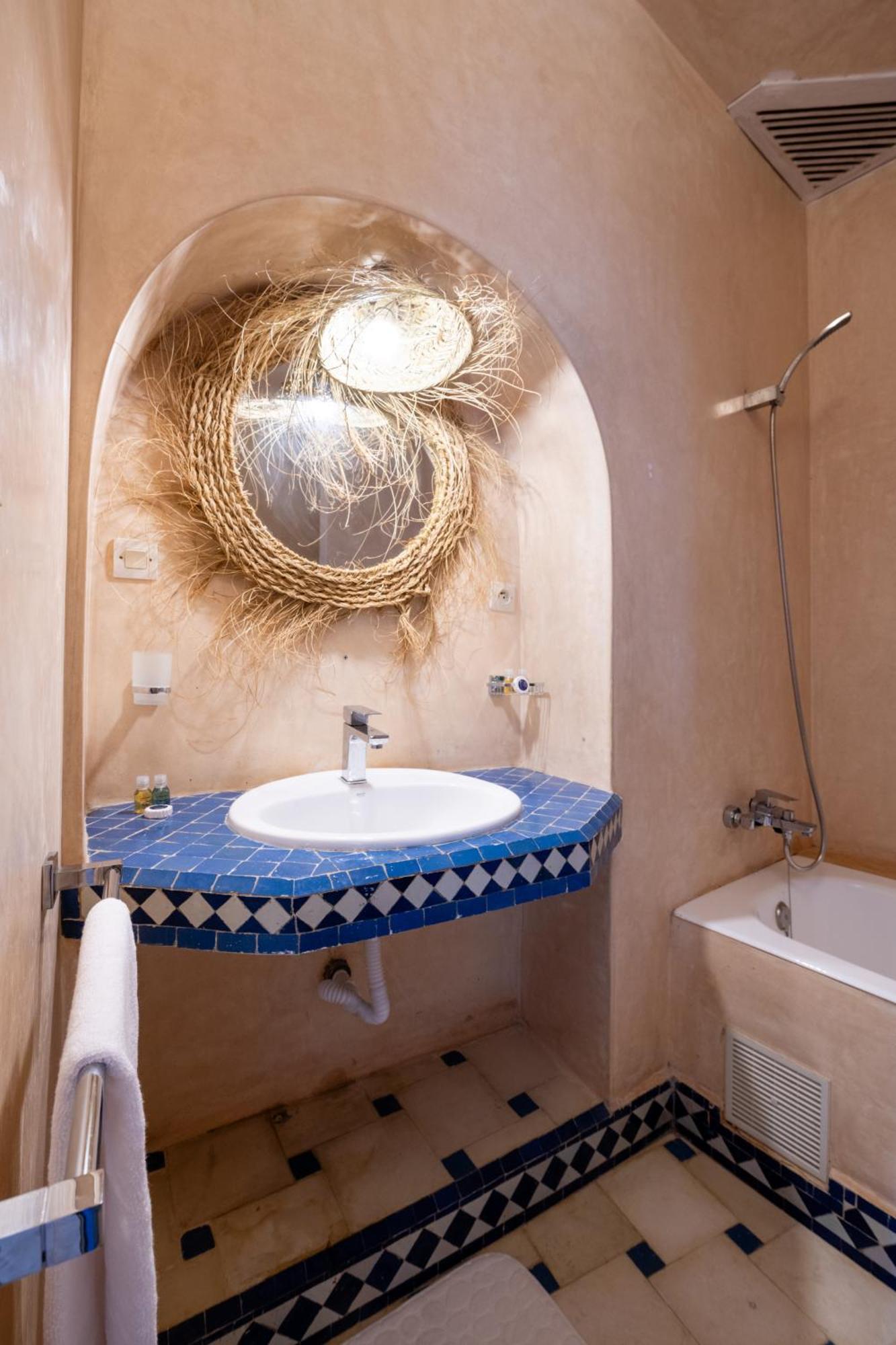Riad Asilah 32 Exterior photo